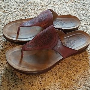 Dansko burgundy sandal size 39